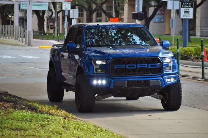 Free Ford Truck Driving photo and picture Free Ford Truck Driving photo and picture